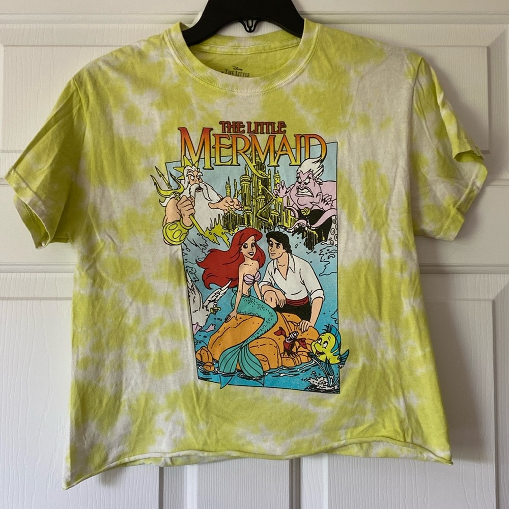 Disney short sleeve shirt, size small